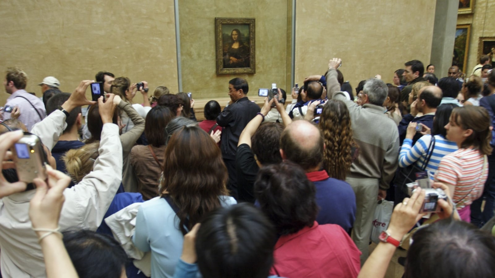 Bukan Lagi Menikmati Seni, Wisatawan di Museum Eropa Kini Berburu Foto untuk Media Sosial