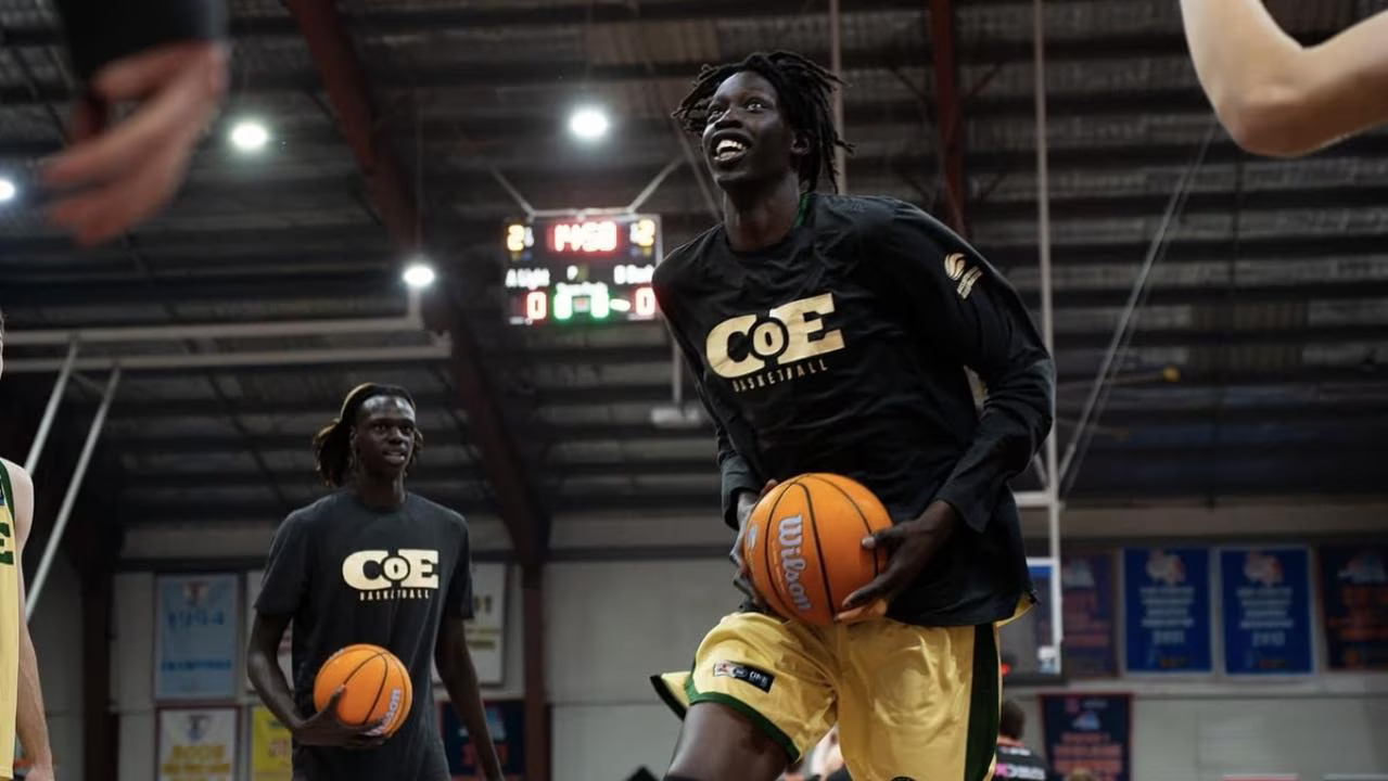 “Freak of Nature” Baru di Dunia Basket, Kenalan dengan Jongkuch “JK” Mach yang Tingginya 229 Sentimeter