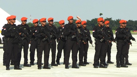 Tukin TNI Naik ke 90 Persen, Masyarakat Pertanyakan Nasib Tunjangan Guru