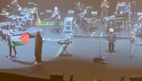 Kibarkan Bendera Palestina di Konser, Massive Attack Kena Larangan Masuk Singapura