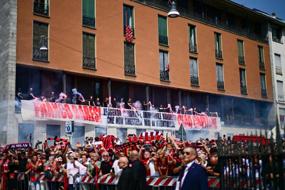 Ribuan Suporter Padati Milan, Mengantar Pulang Sang Kapten Franco Baresi